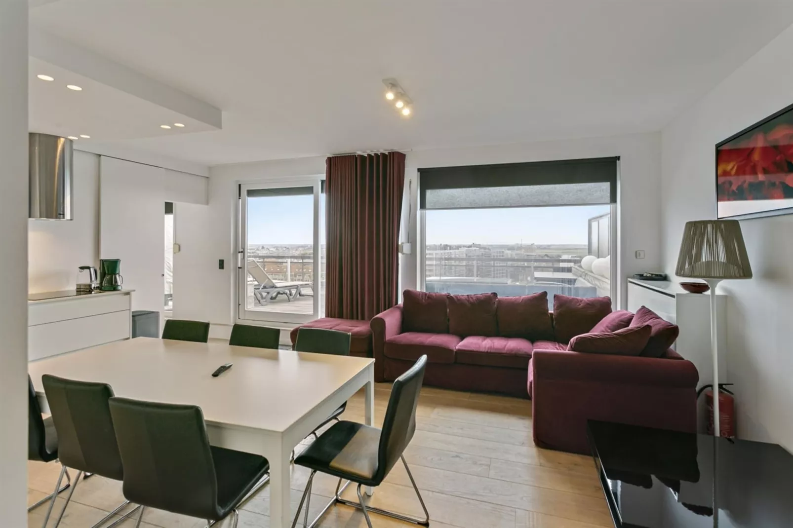 SLIPWAY - 10B-Living room