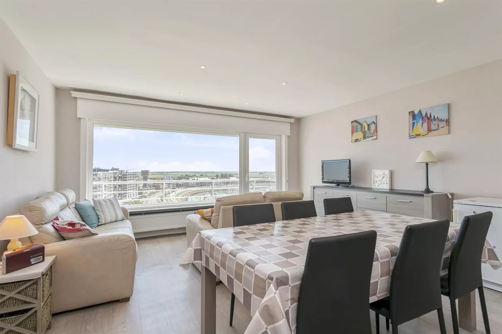 HARBOUR VIEW - 4B-Dining room
