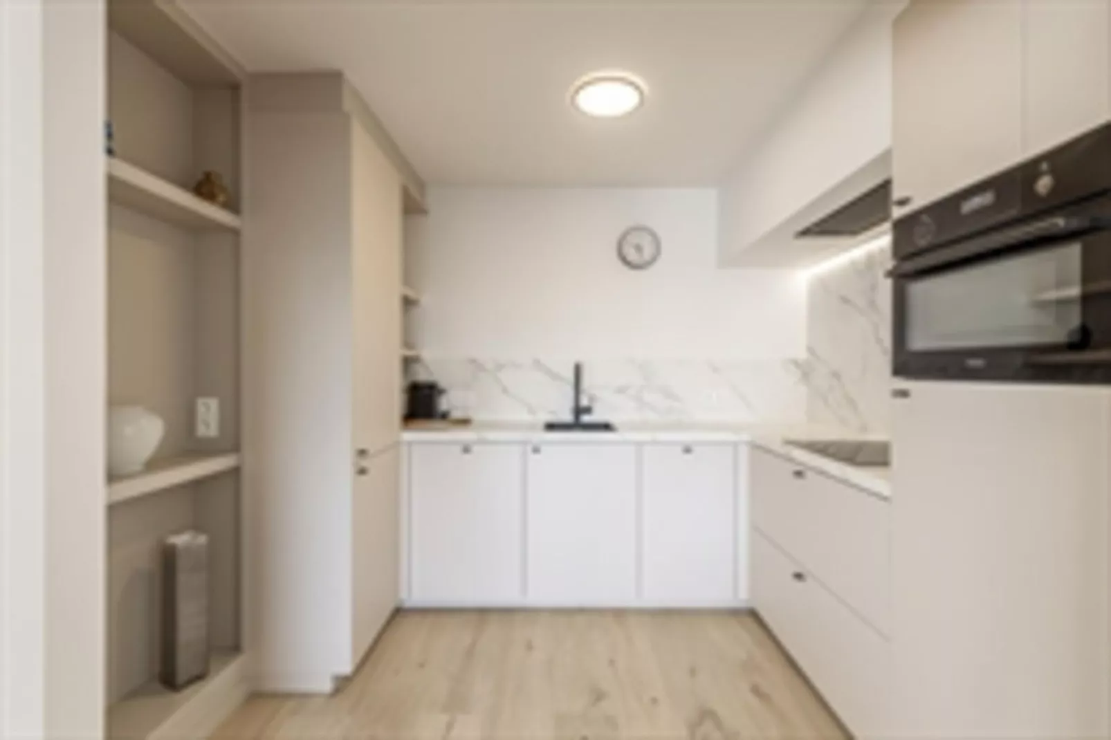 HARBOUR VIEW - 4B-Kitchen
