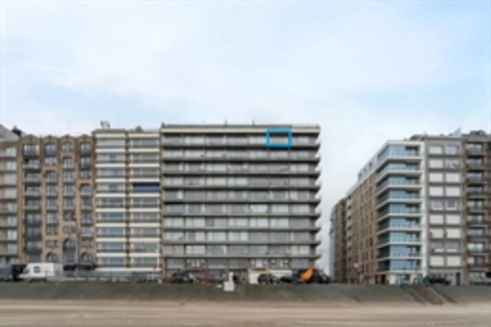 BLANKEDUYN - 9F-Exterior summer