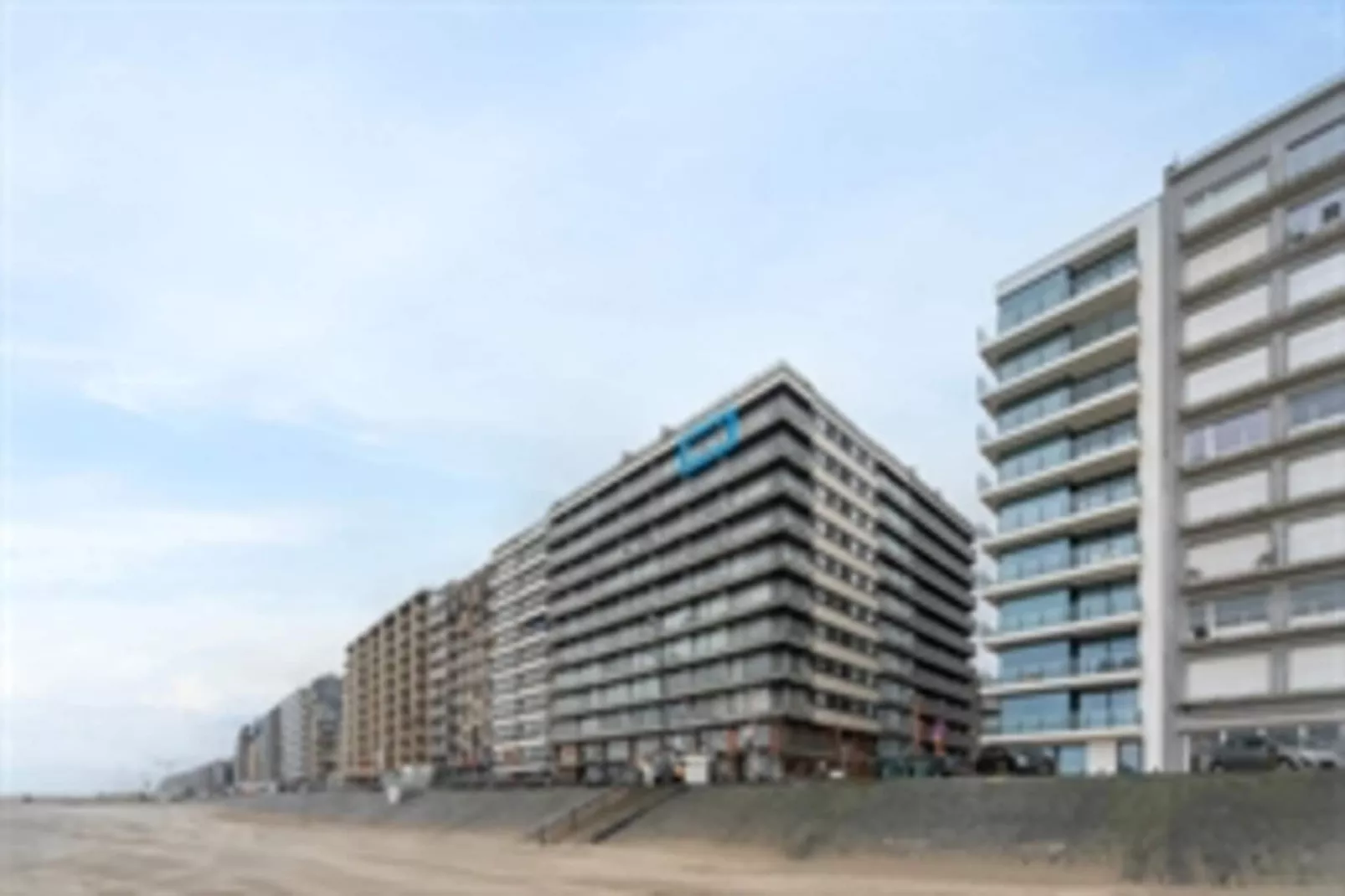 BLANKEDUYN - 9F-Exterior summer