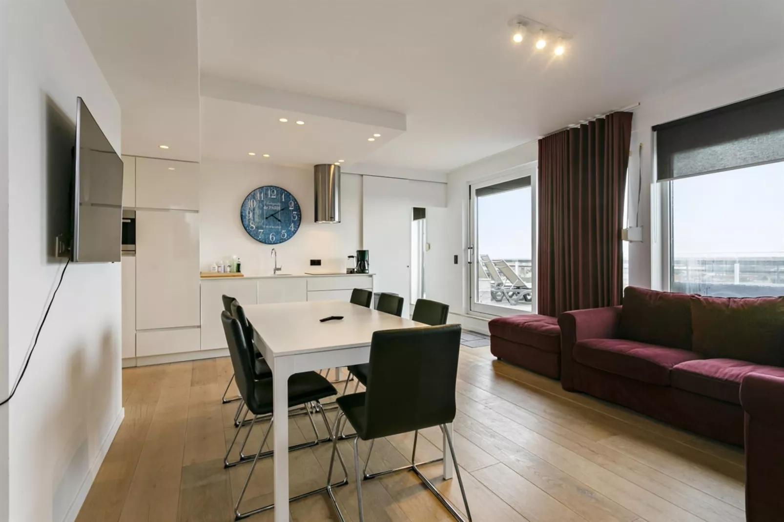 SLIPWAY - 10B-Living room