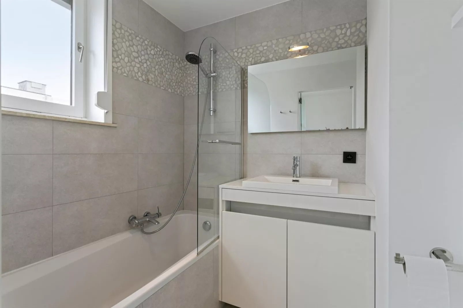 SLIPWAY - 10B-Bathroom