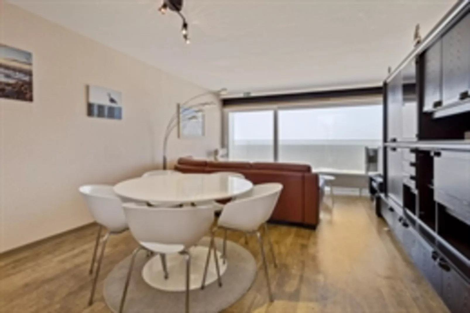 SEA SWALLOW - 1ST-Living room