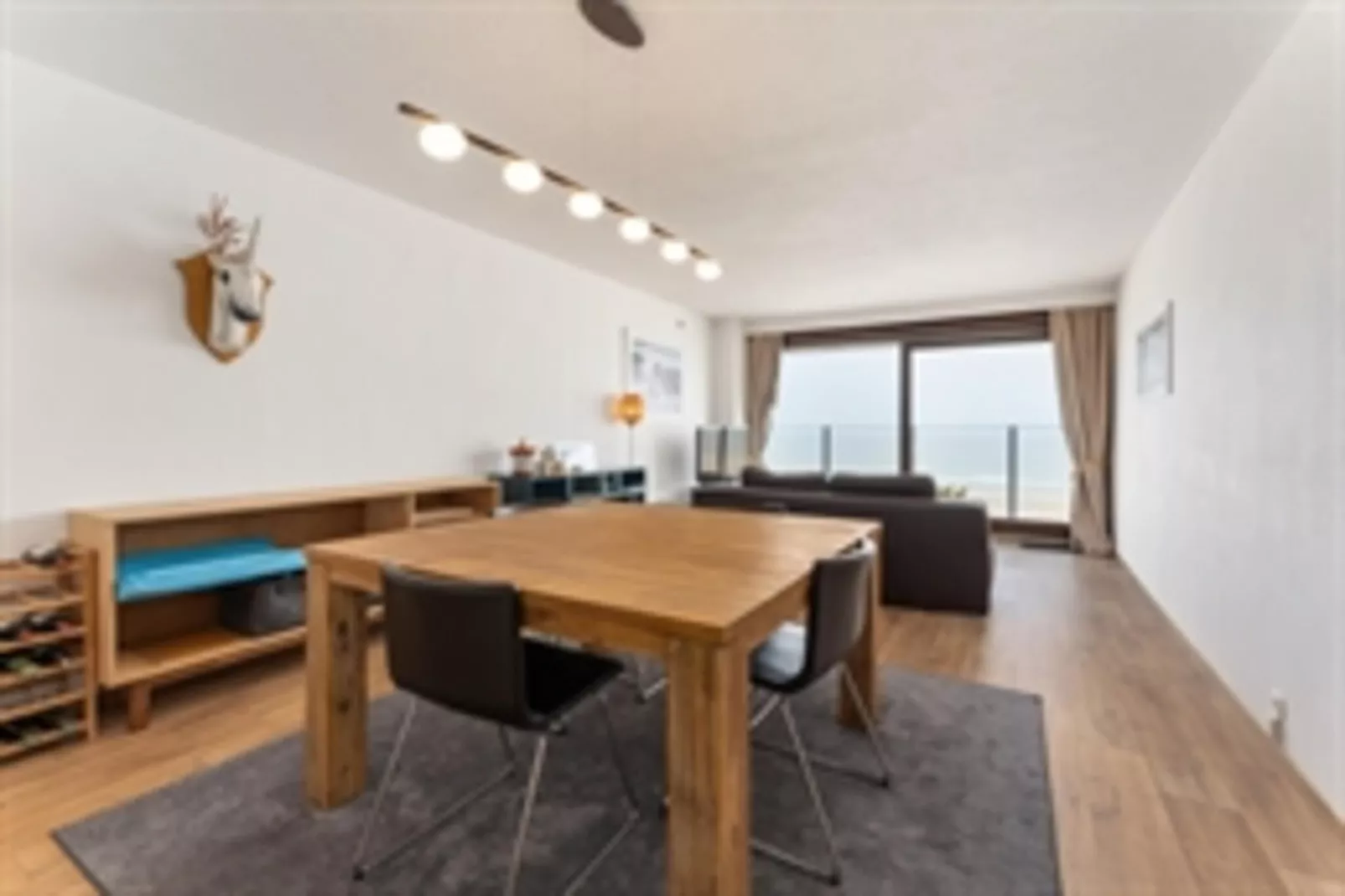 SEALING - H4-Living room