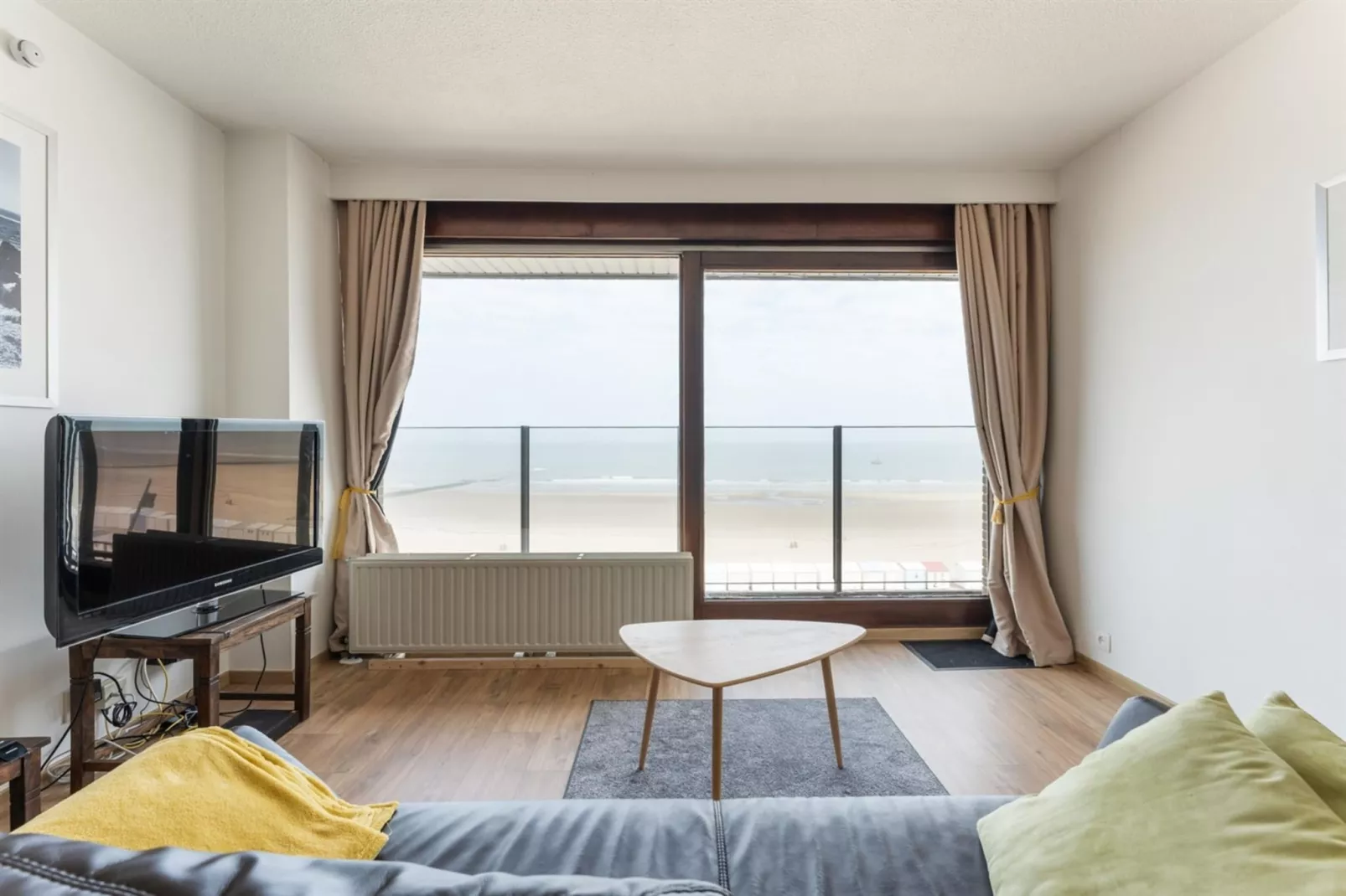 SEALING - H4-Living room