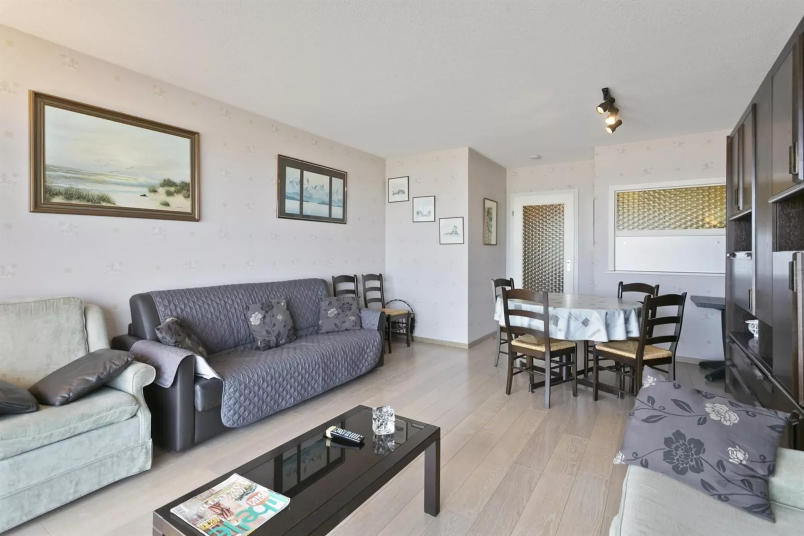 SEALING - H4-Living room