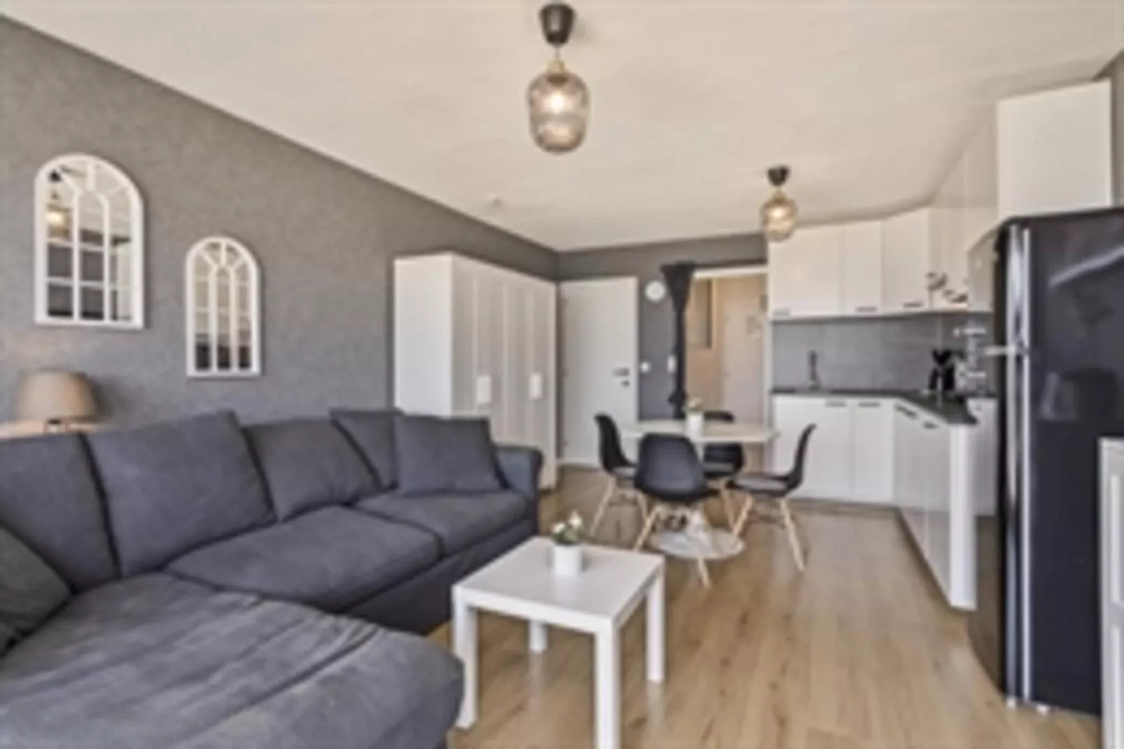GOLF HIT - 8B-Living room