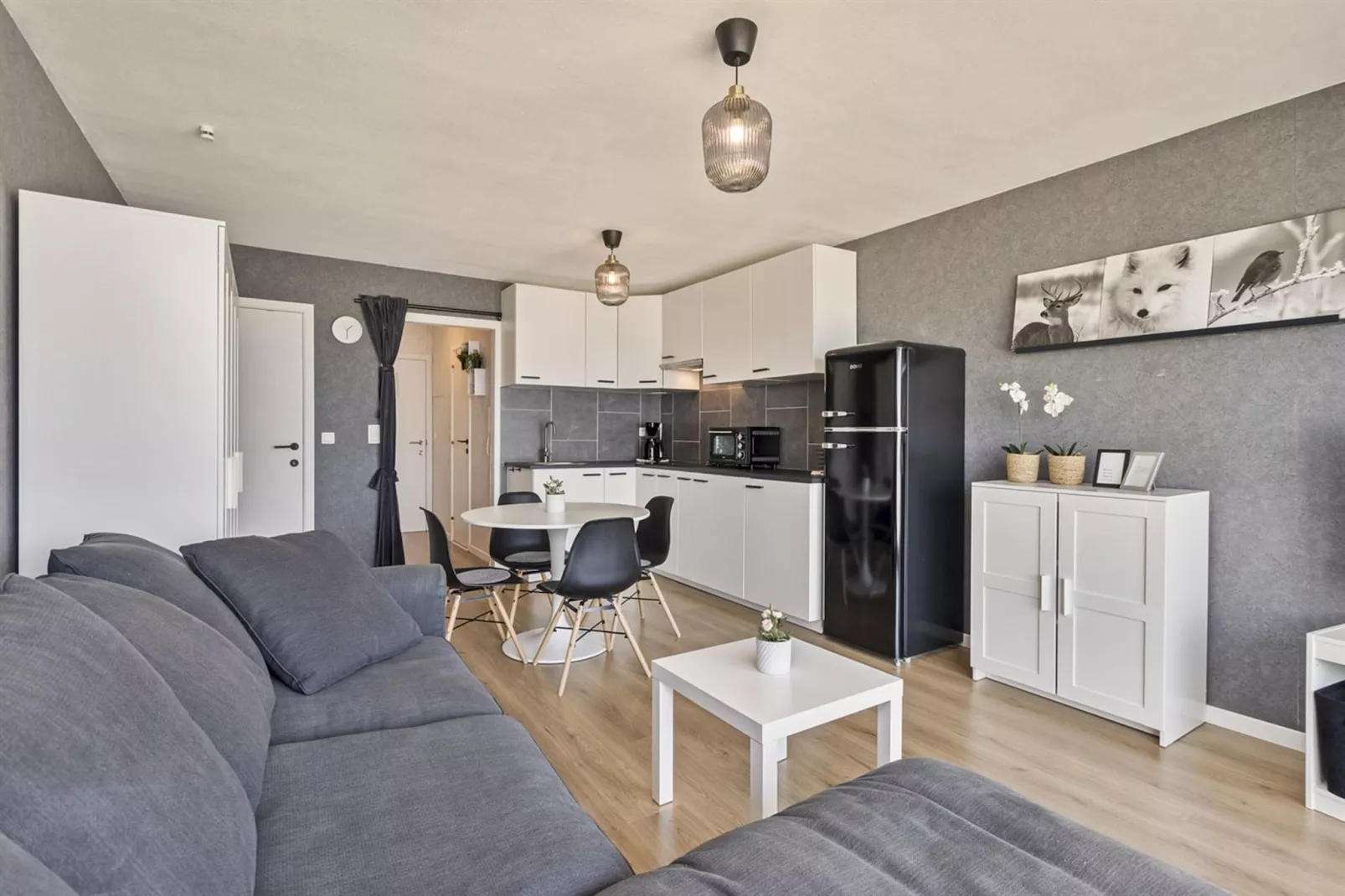 GOLF HIT - 8B-Living room