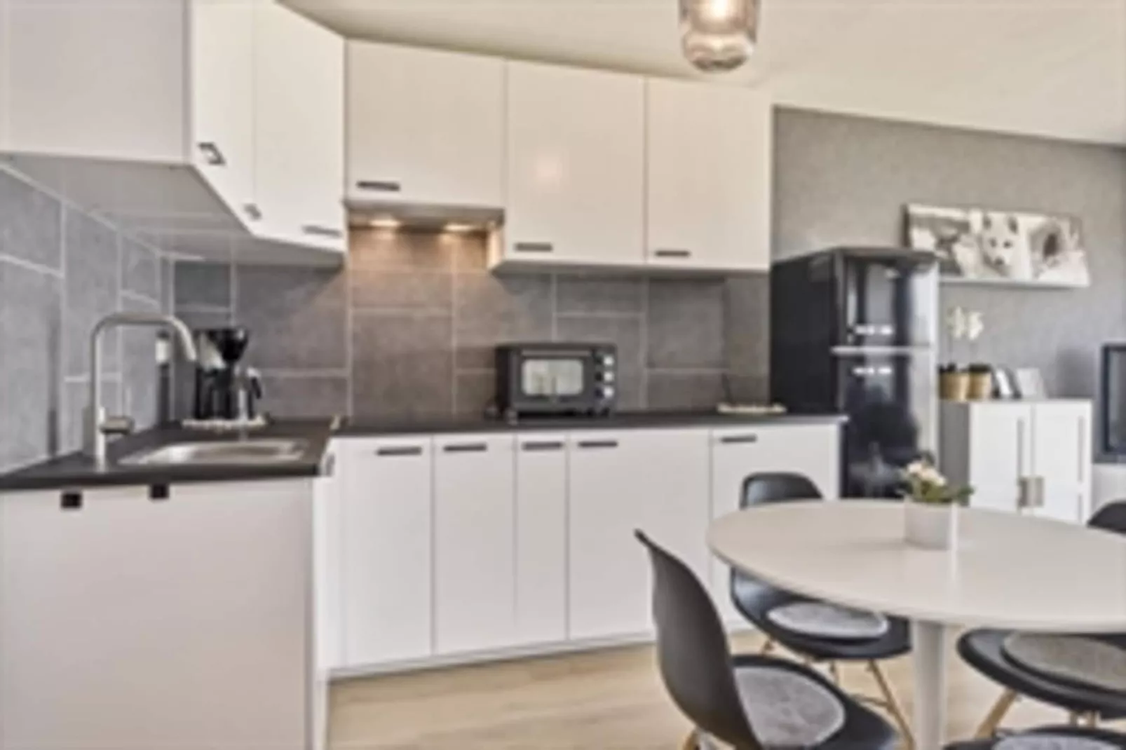 GOLF HIT - 8B-Kitchen
