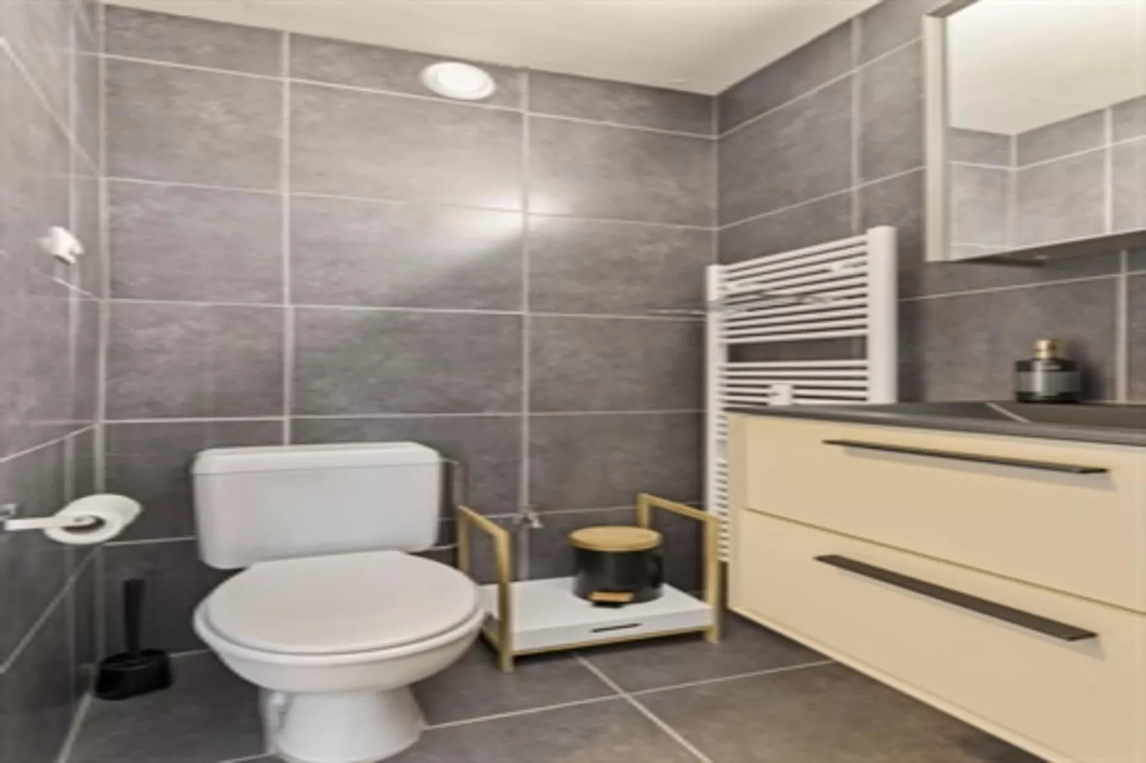 GOLF HIT - 8B-Bathroom