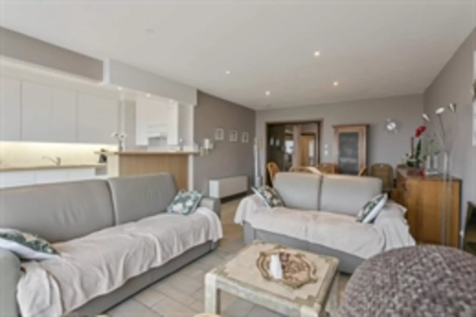 L'ESCALE - 1ST-Living room