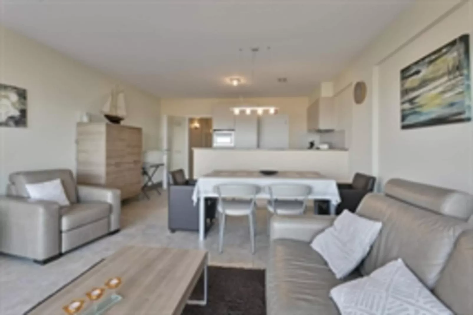 SEA MIRROR 0303-Living room