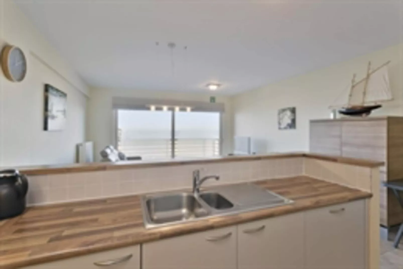 SEA MIRROR 0303-Kitchen
