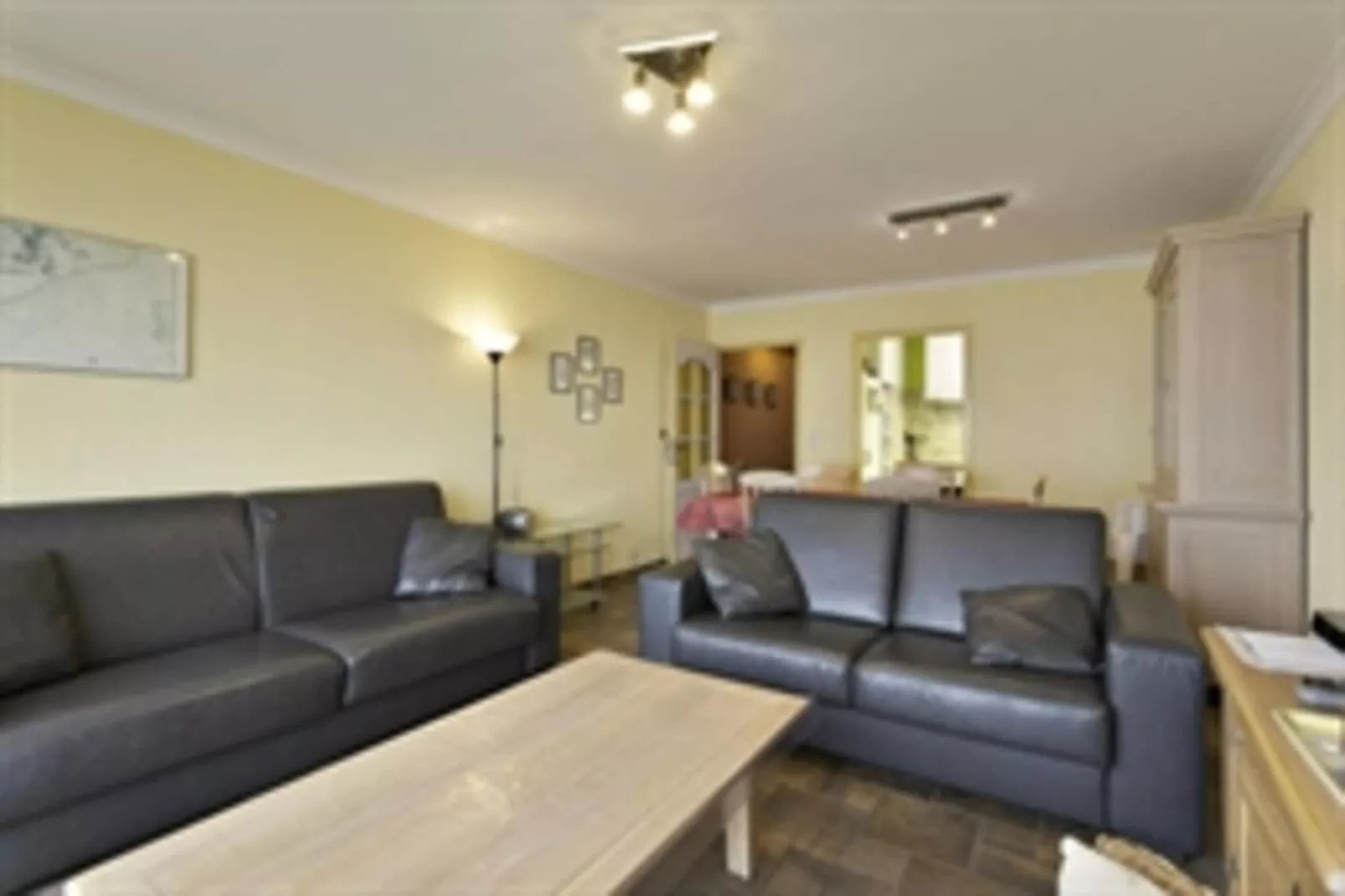 GOLF HIT - 6C-Living room