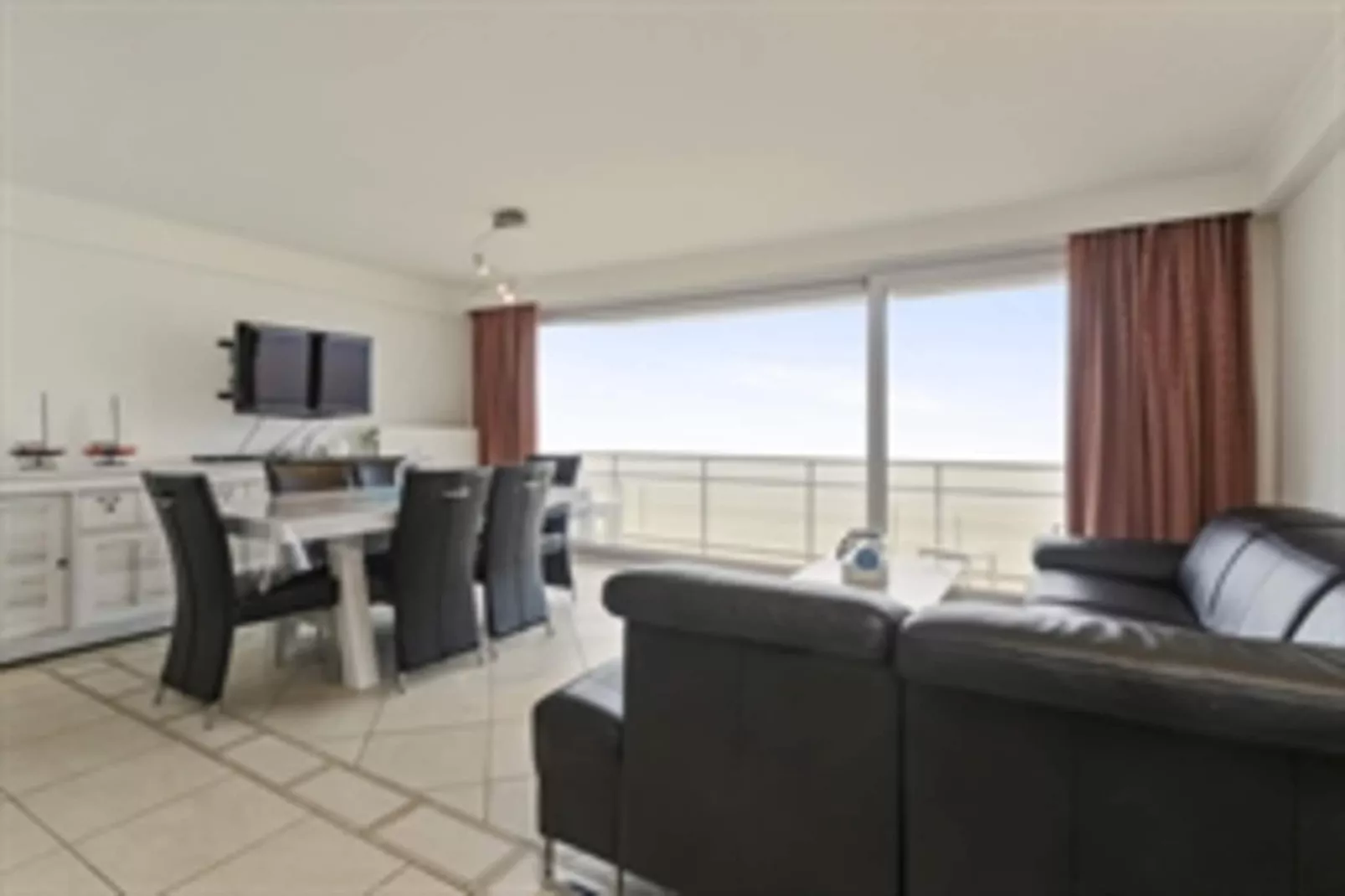 GOLF HIT - 6C-Living room