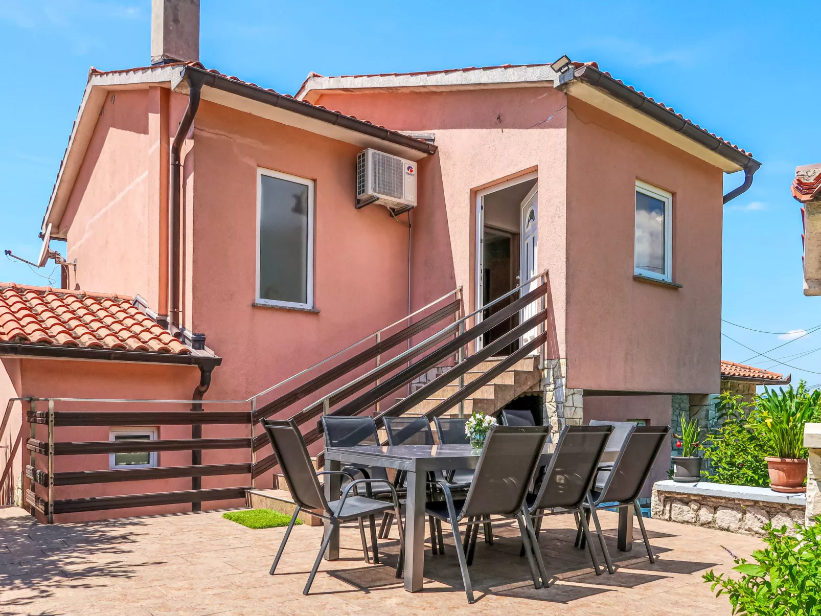 Villa Desanka-Outside