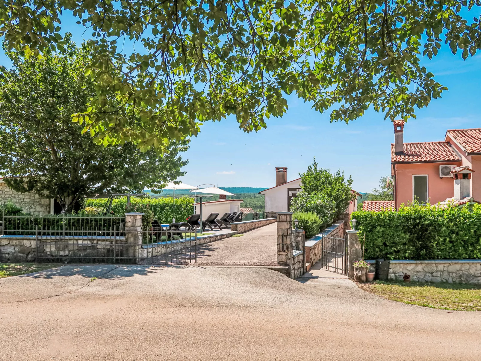 Villa Desanka-Outside