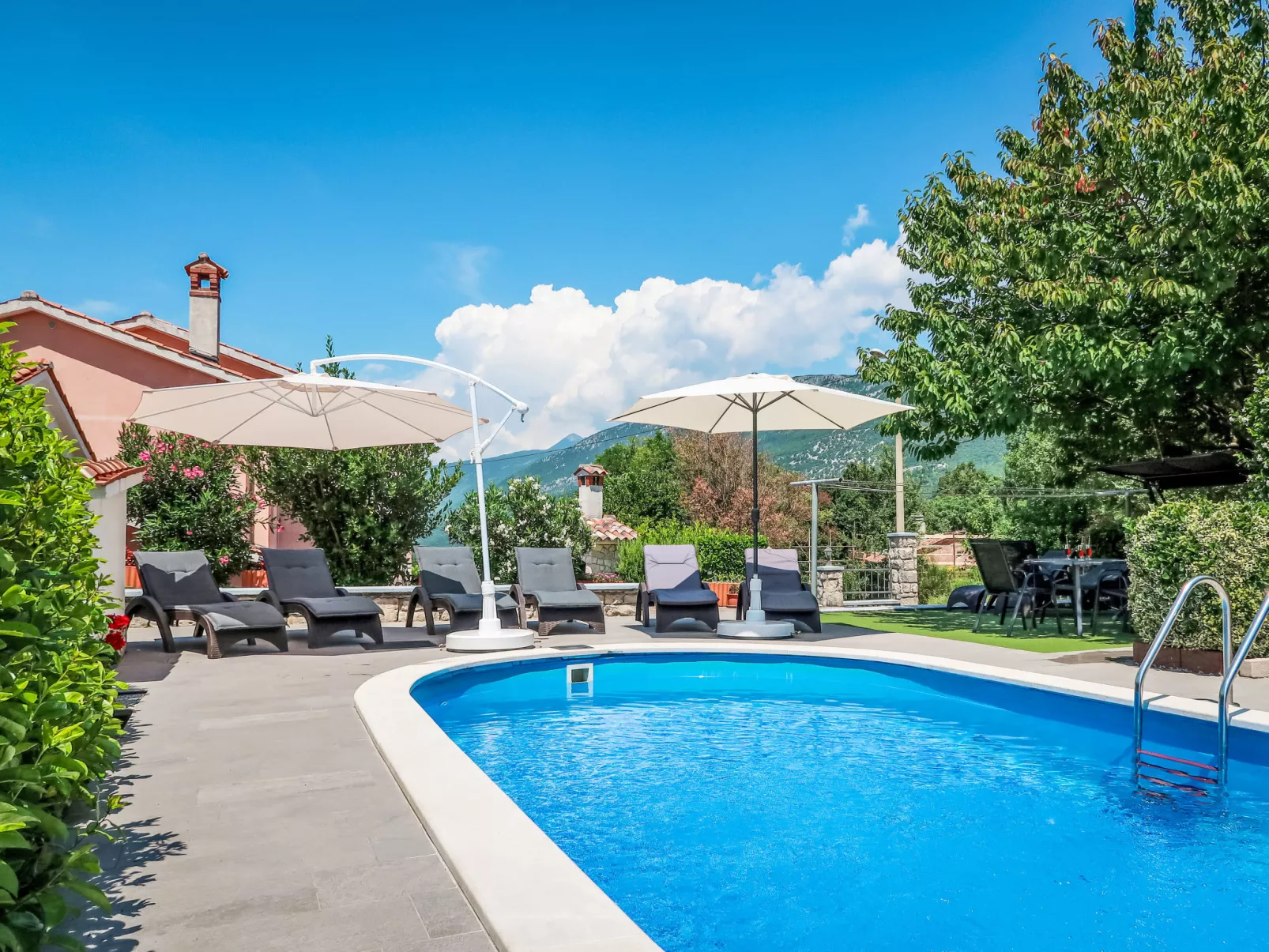 Villa Desanka-Outside