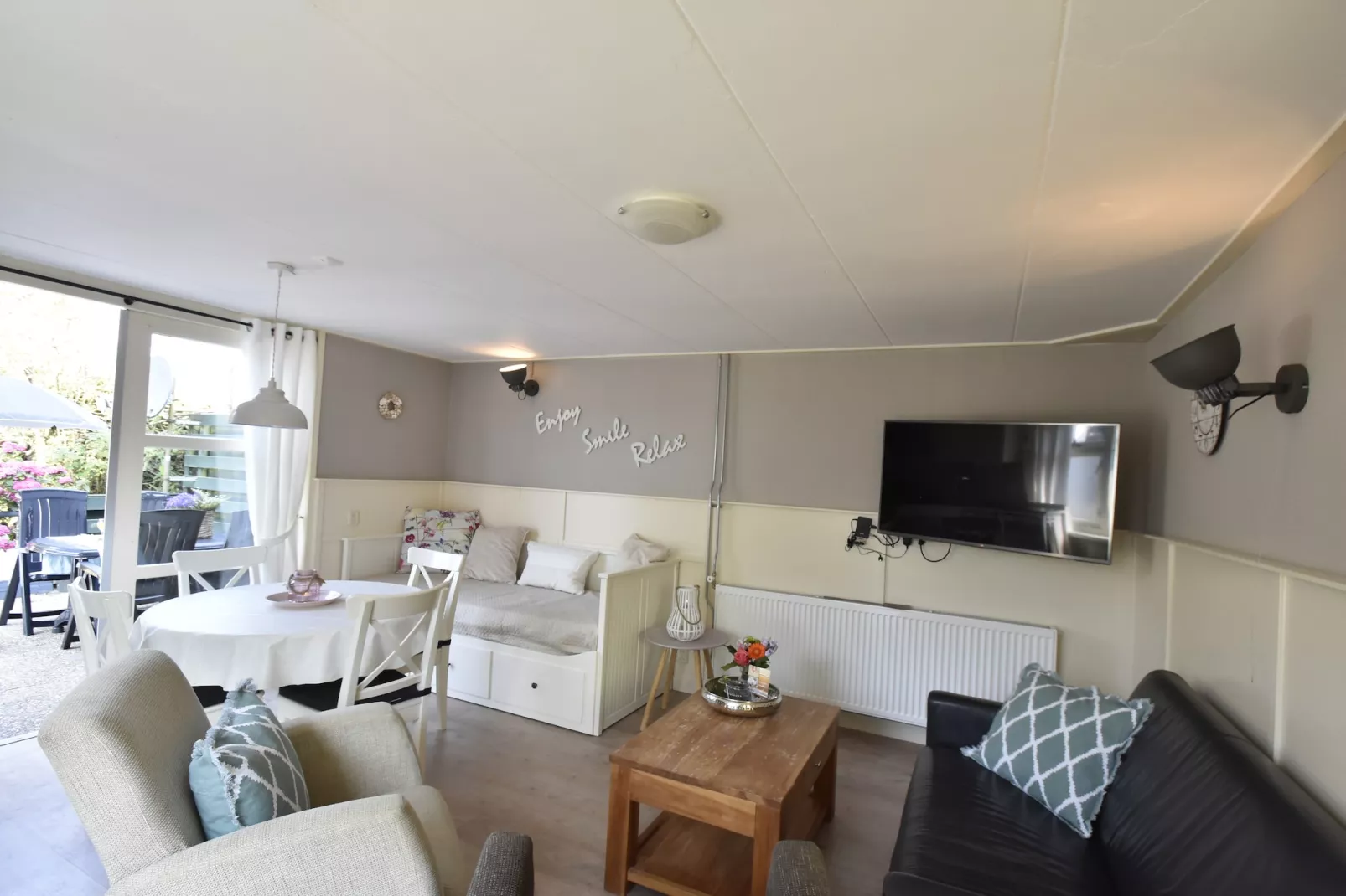 Storm Bries-Living room