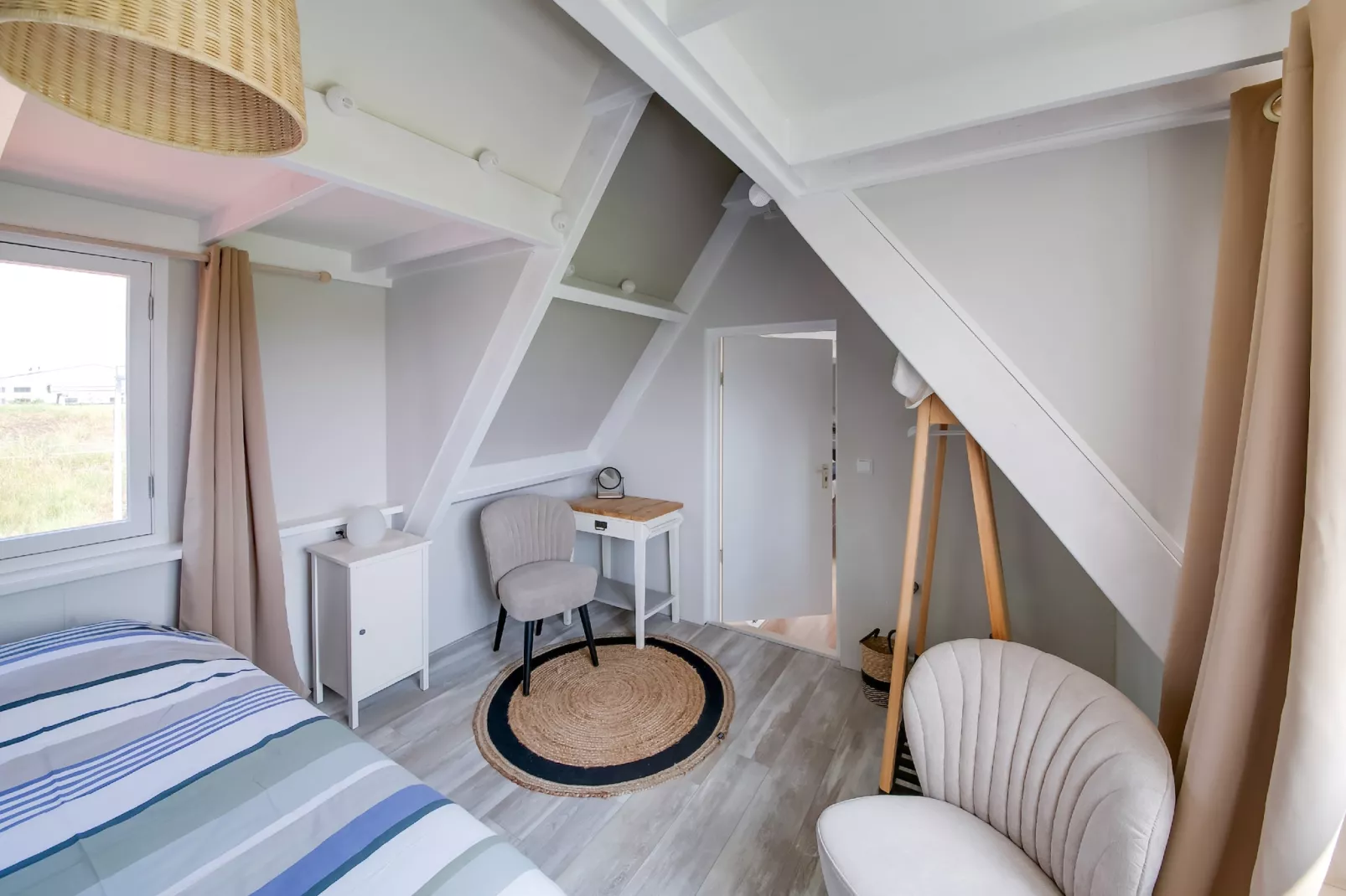 Storm Bries-Bedroom