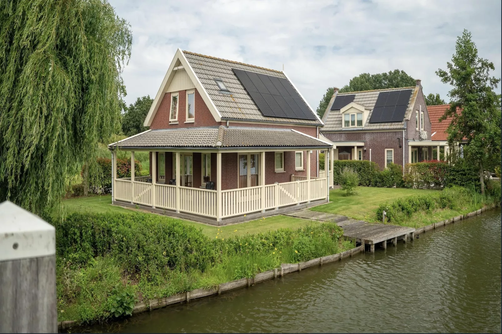 Luxe 032-Exterior summer