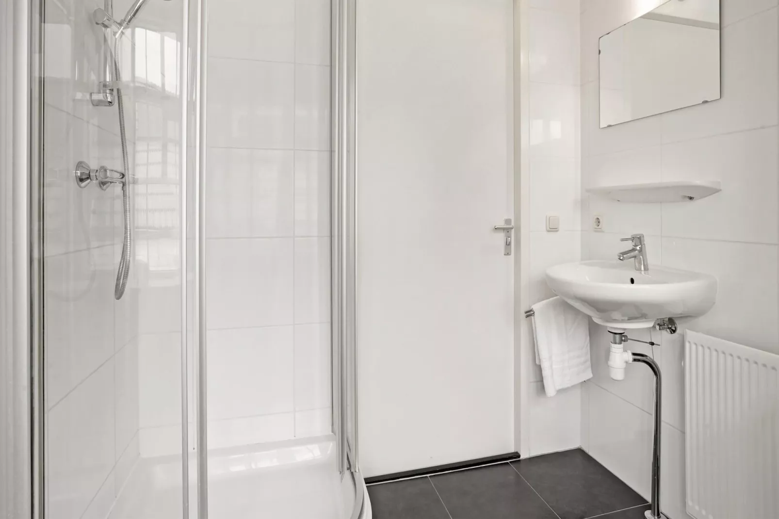 Luxe 032-Bathroom