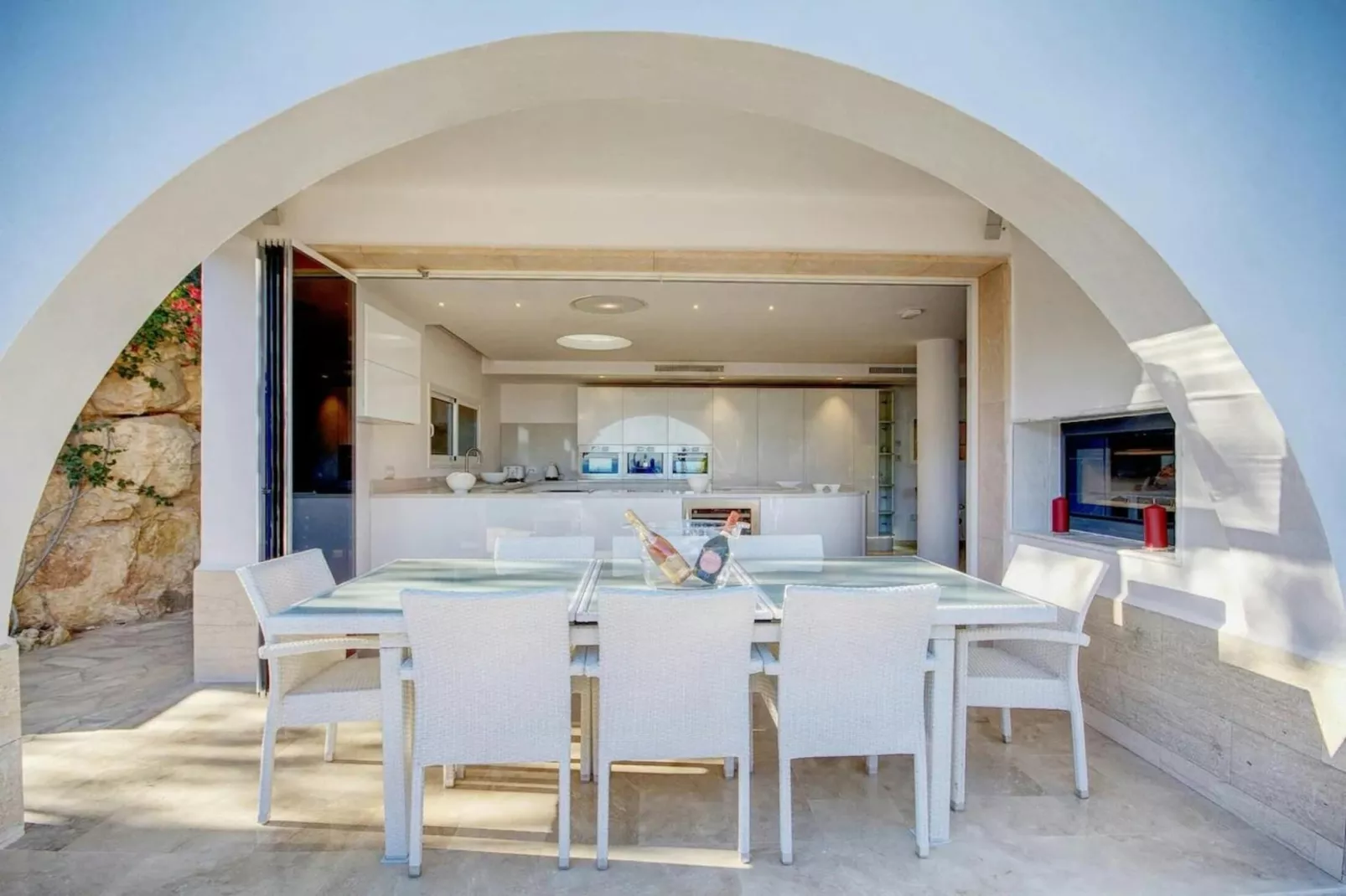 Vista Blava-Dining room