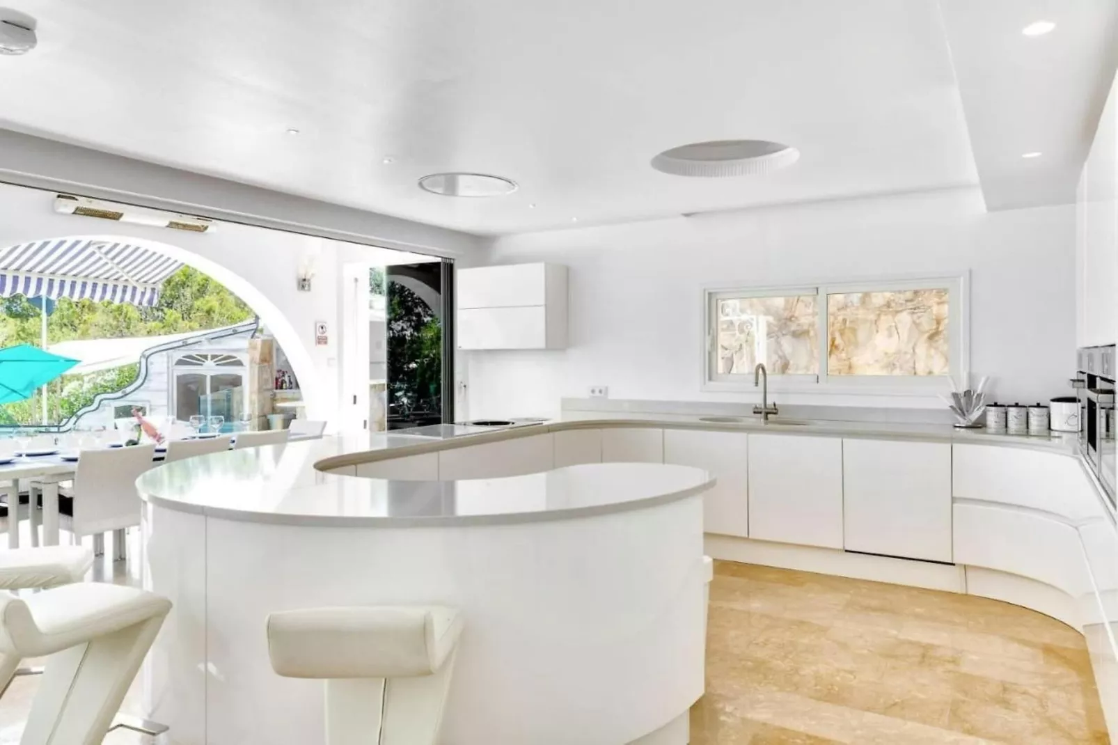 Vista Blava-Kitchen