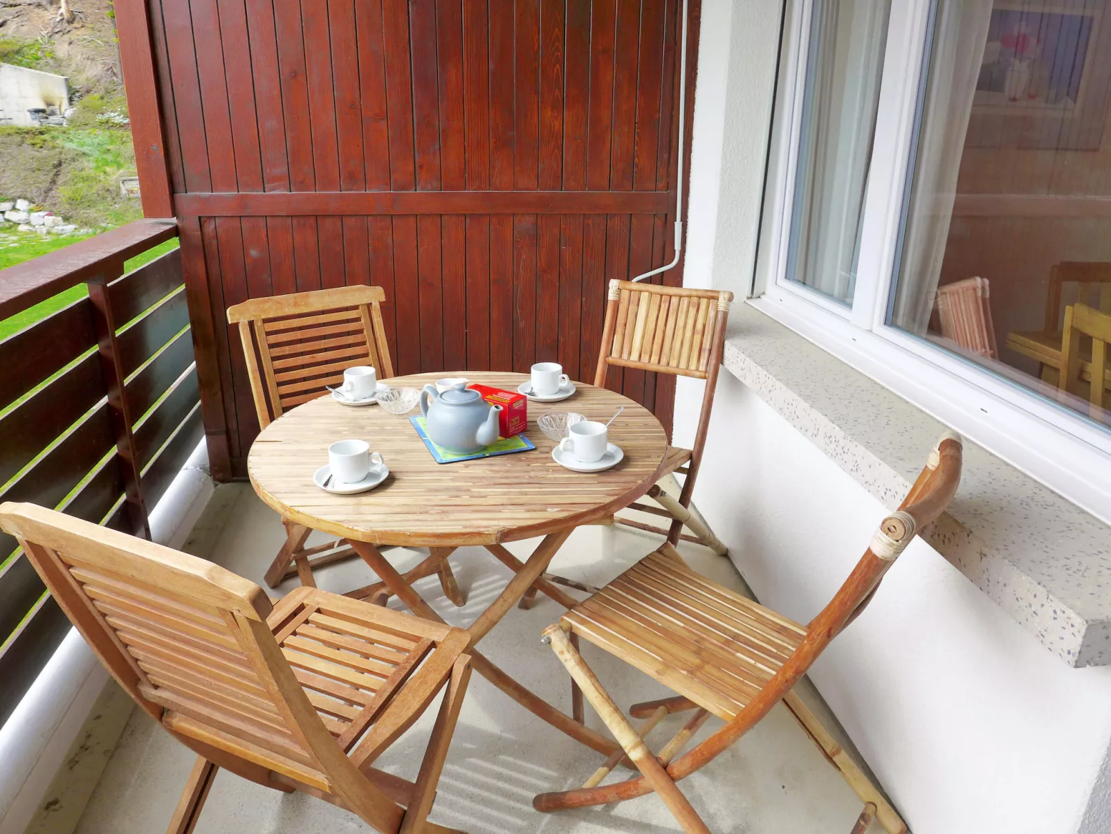 Les Choucas B 28-Outside