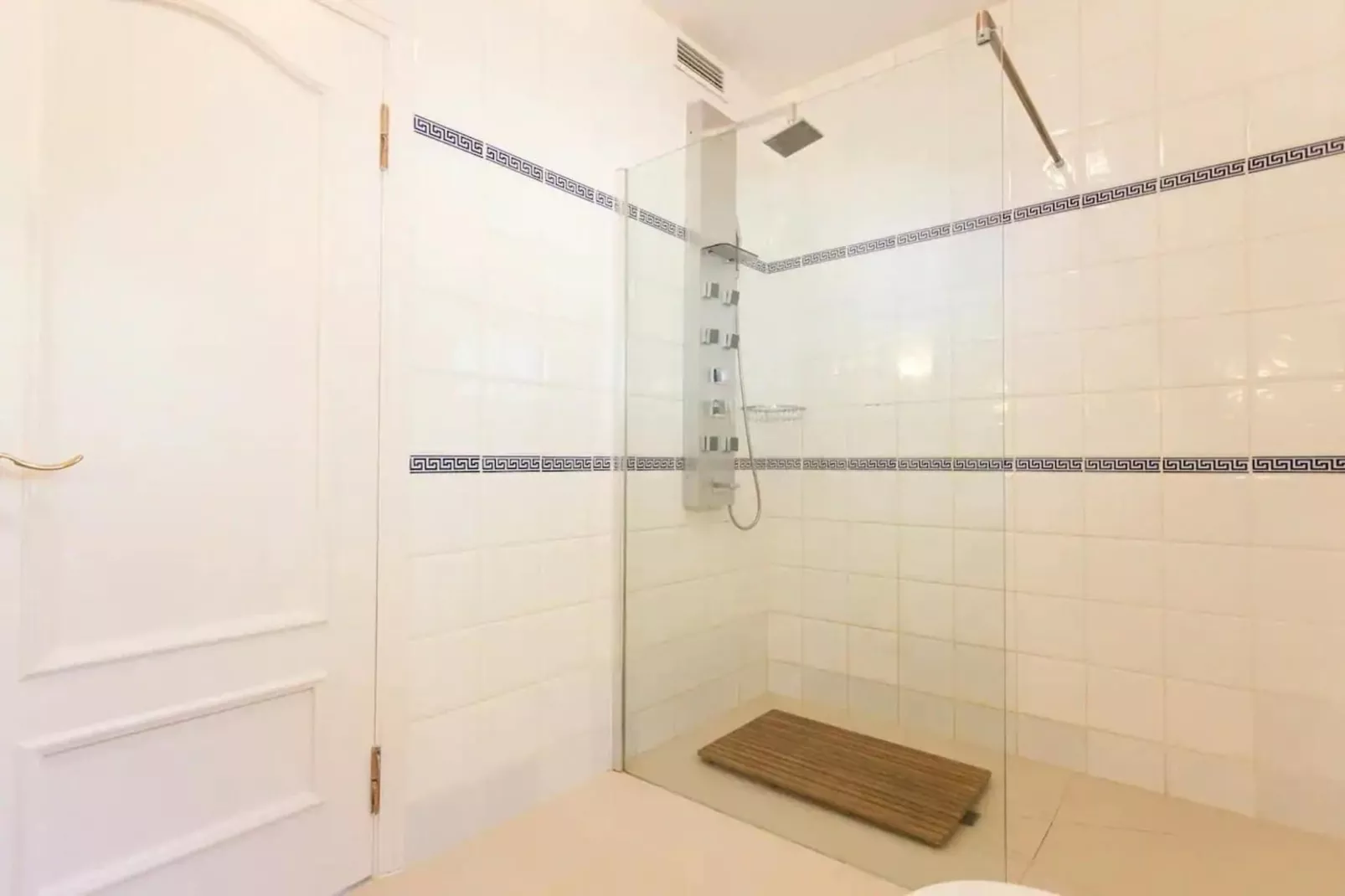 Vista Blava-Bathroom