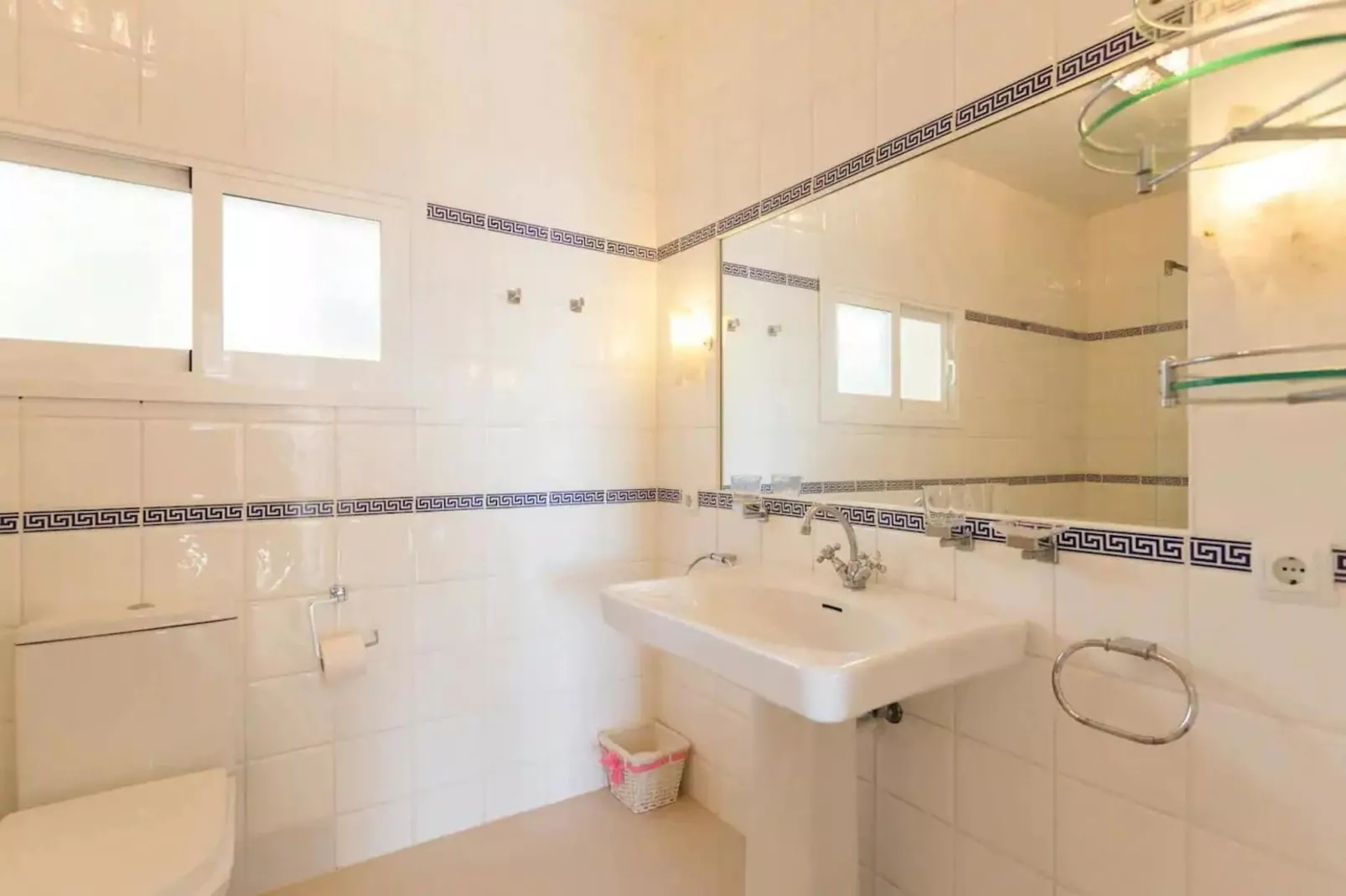 Vista Blava-Bathroom
