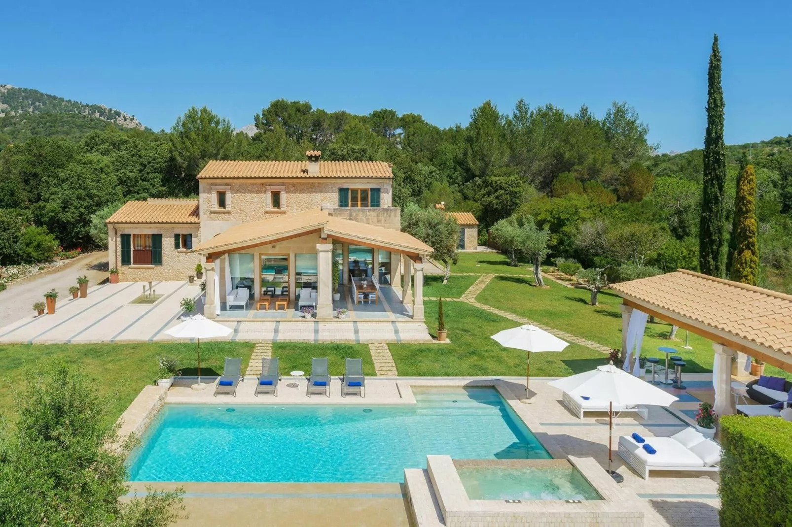 Villa Paloma-Exterior summer