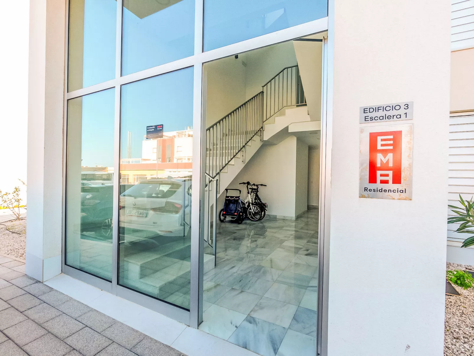 Ema Residencial-Inside