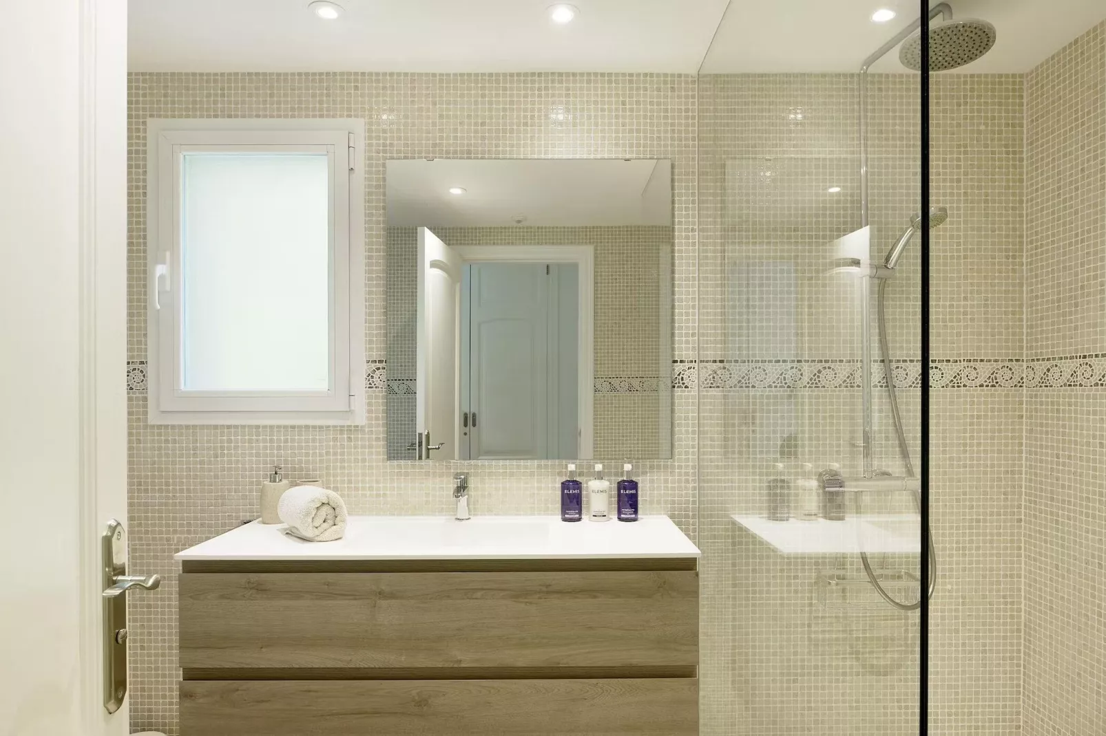 Villa Estevez-Bathroom