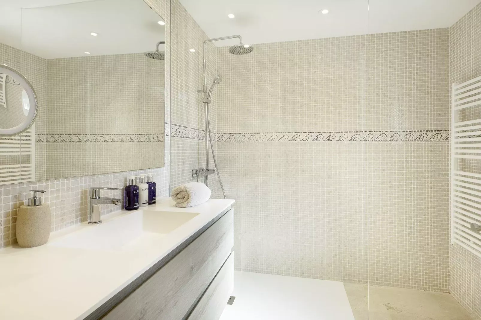 Villa Estevez-Bathroom
