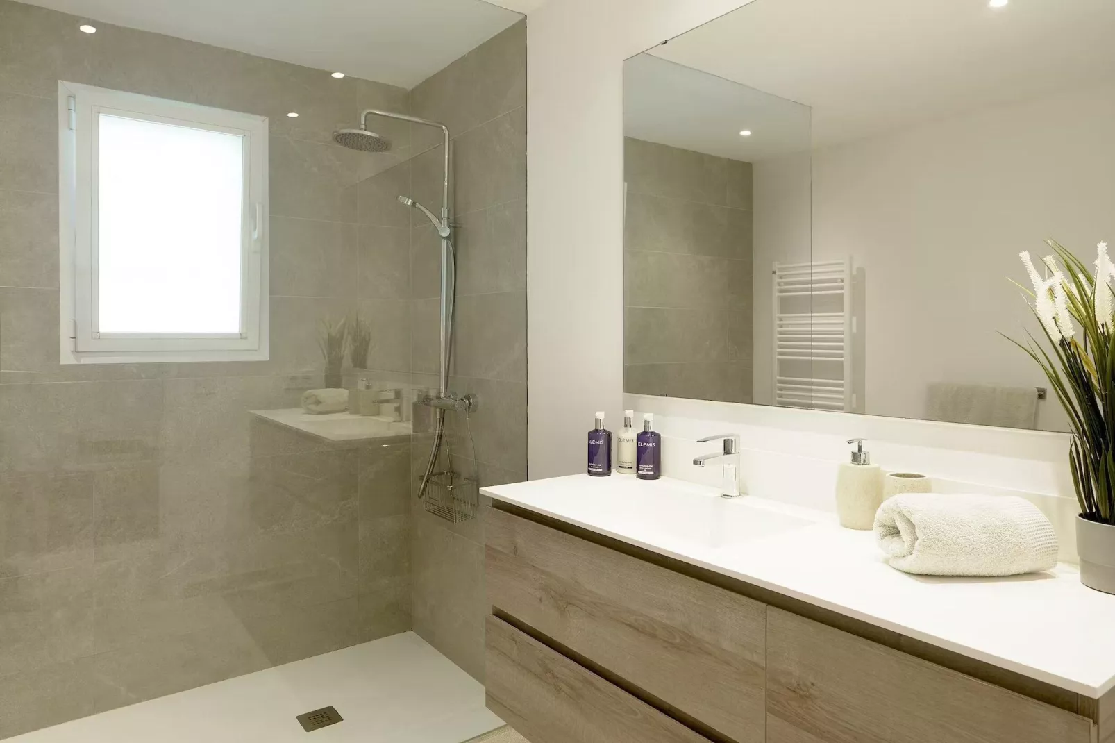 Villa Estevez-Bathroom