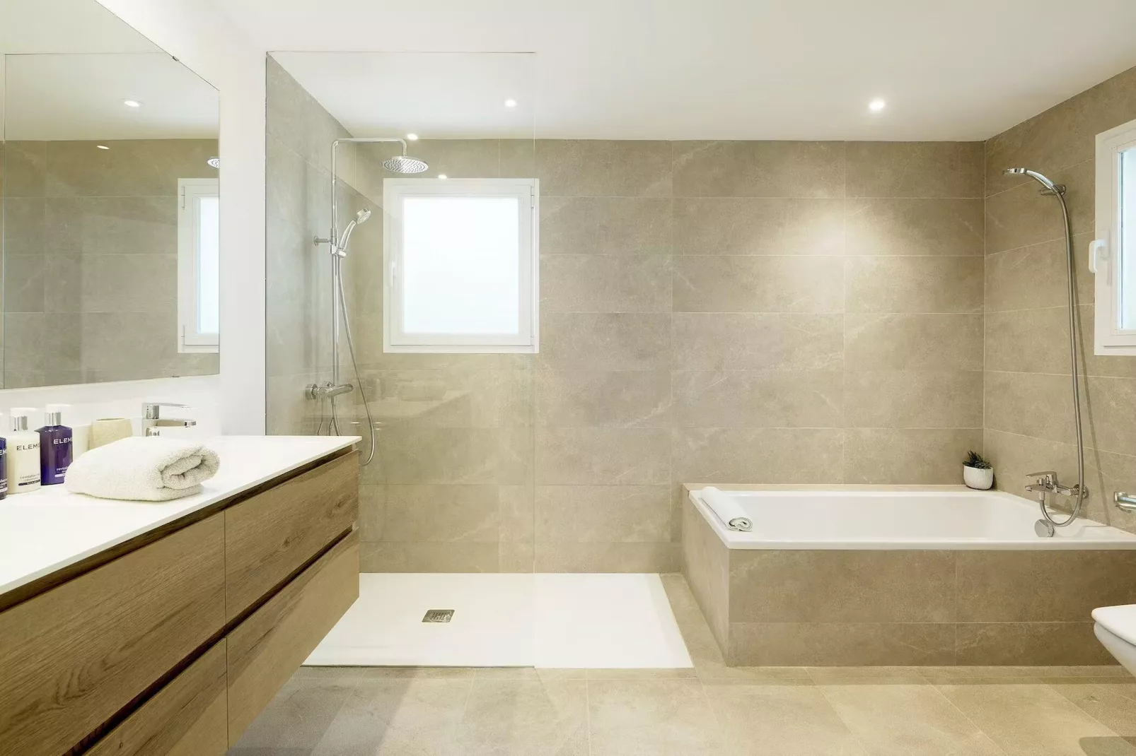 Villa Estevez-Bathroom