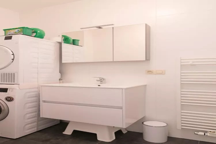 Isis-Bathroom
