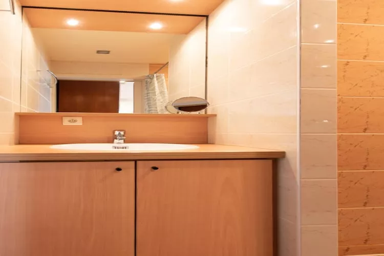 Marina Mercator-Bathroom