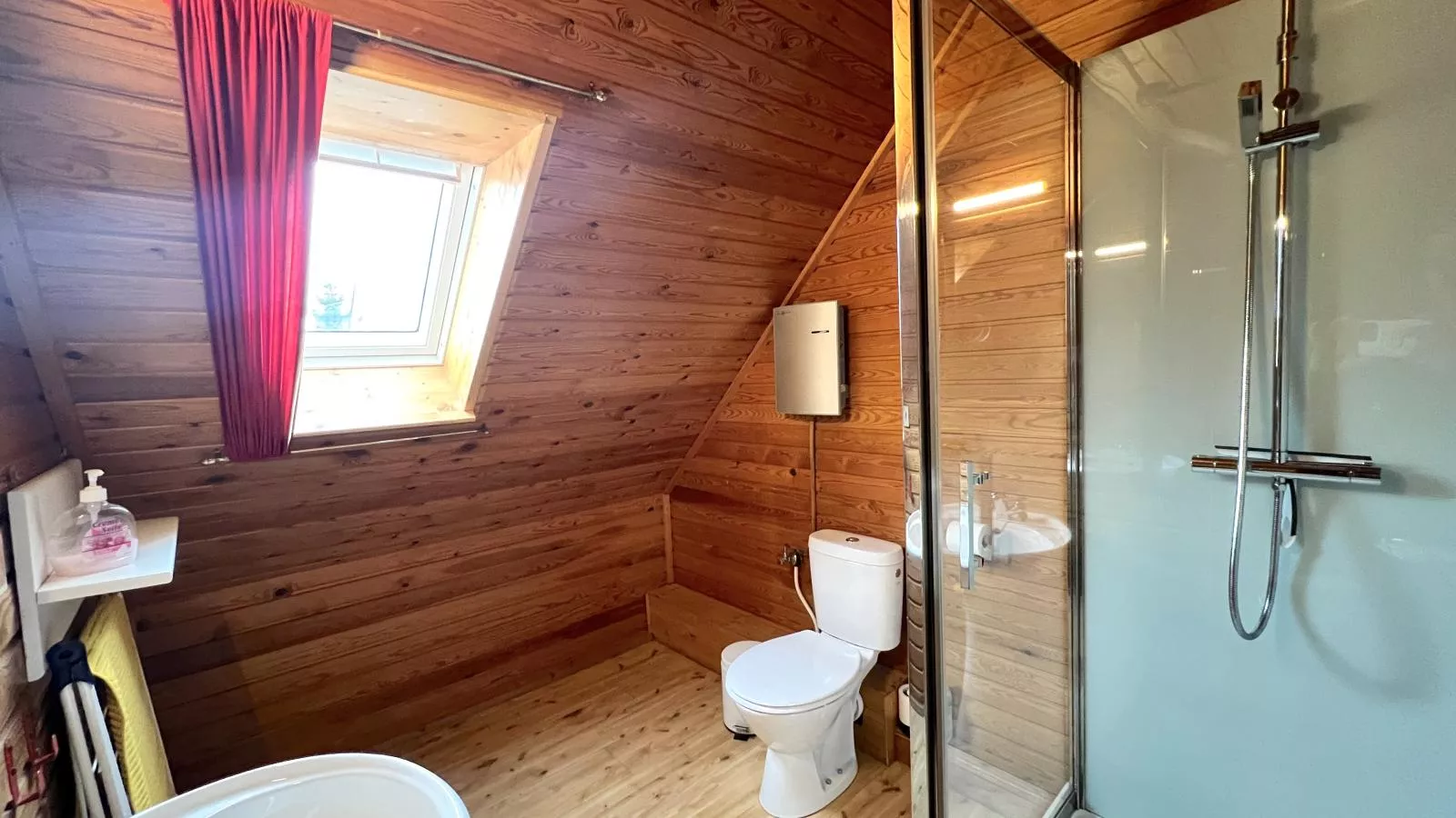 La Pomme de Pin-Bathroom