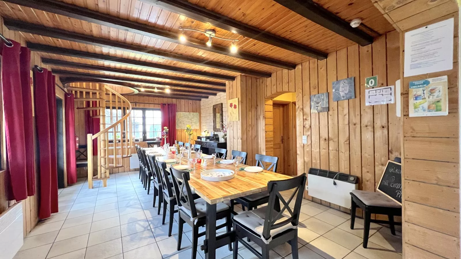 La Pomme de Pin-Dining room