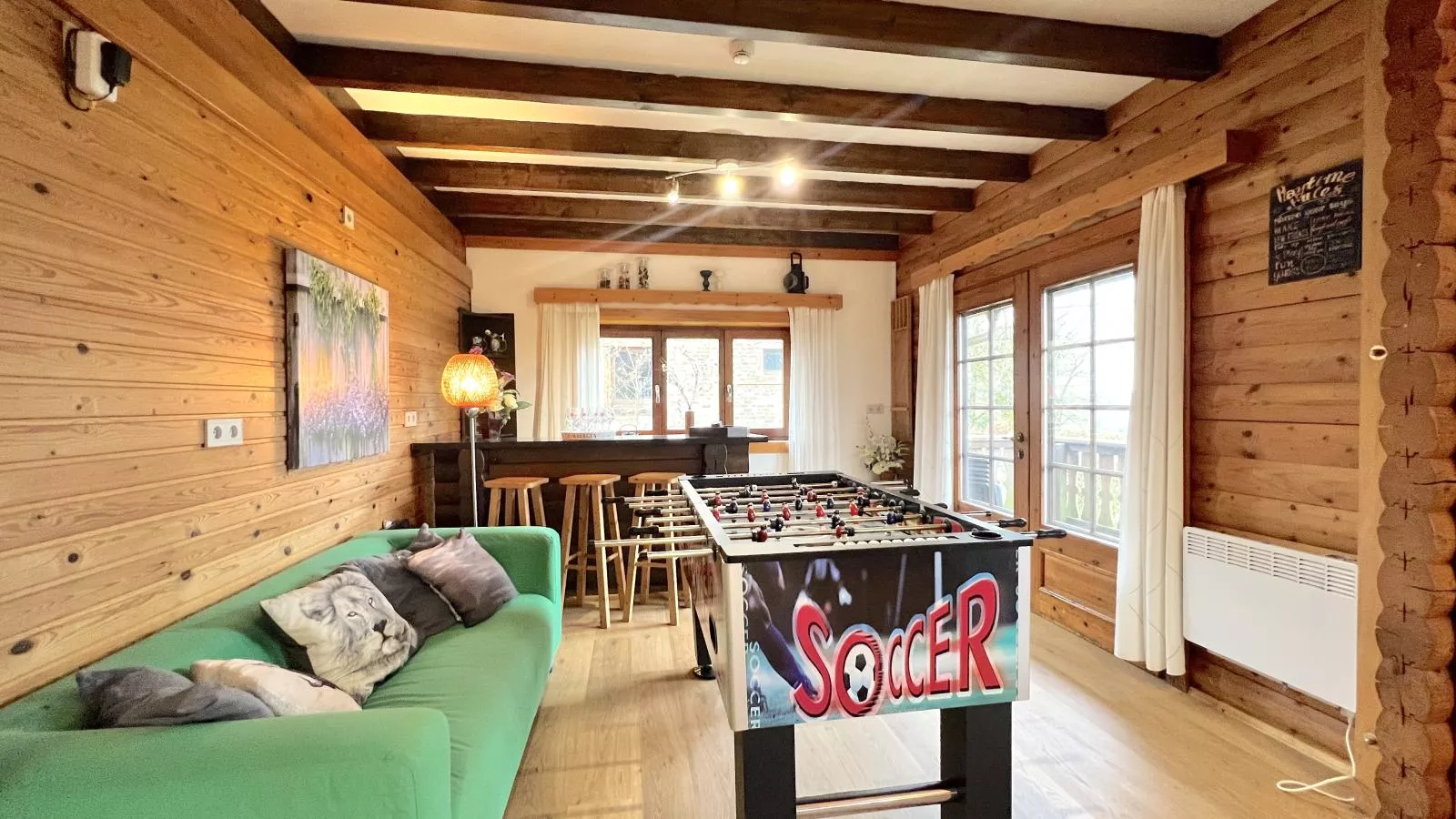 La Pomme de Pin-Recreation room