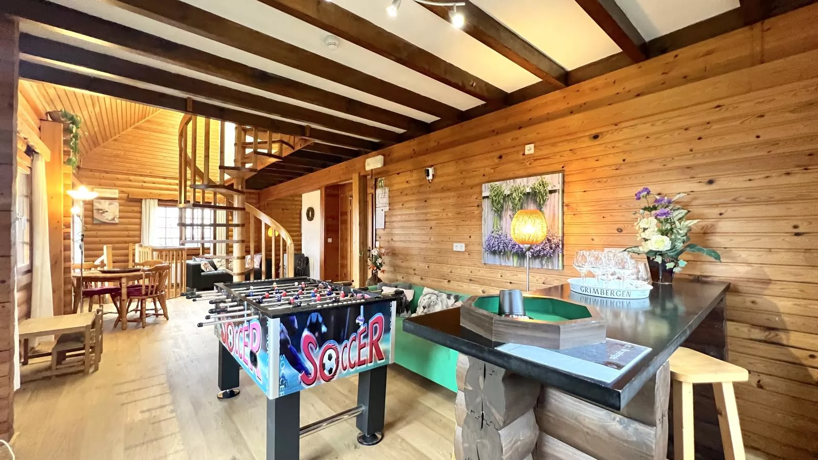 La Pomme de Pin-Recreation room