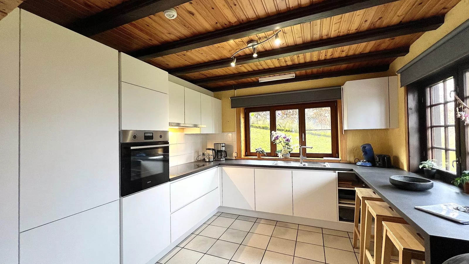 La Pomme de Pin-Kitchen