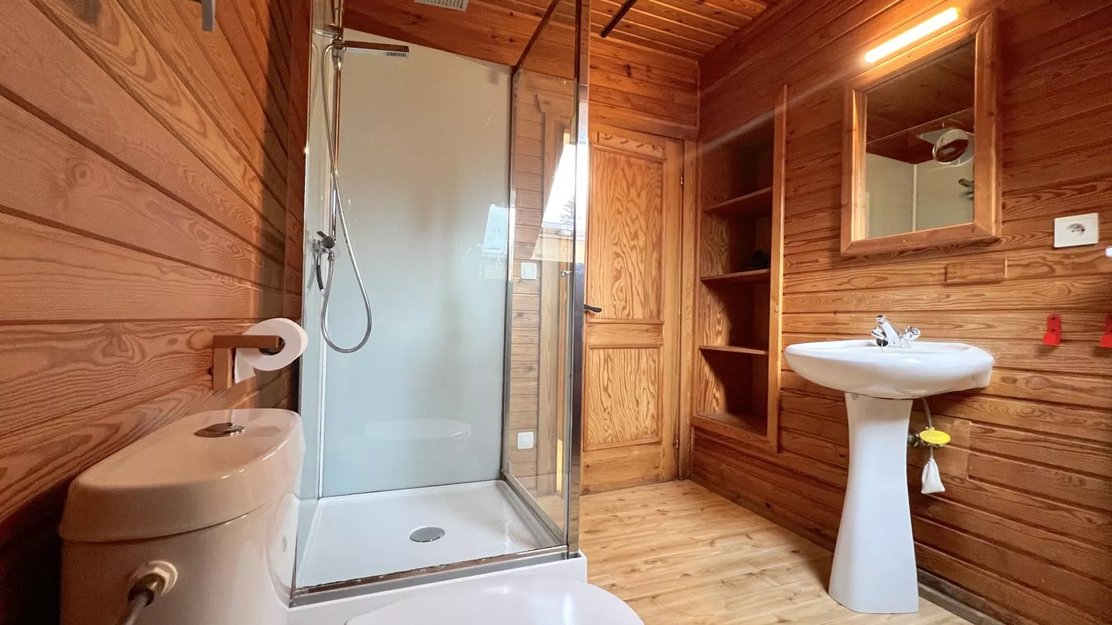 La Pomme de Pin-Bathroom