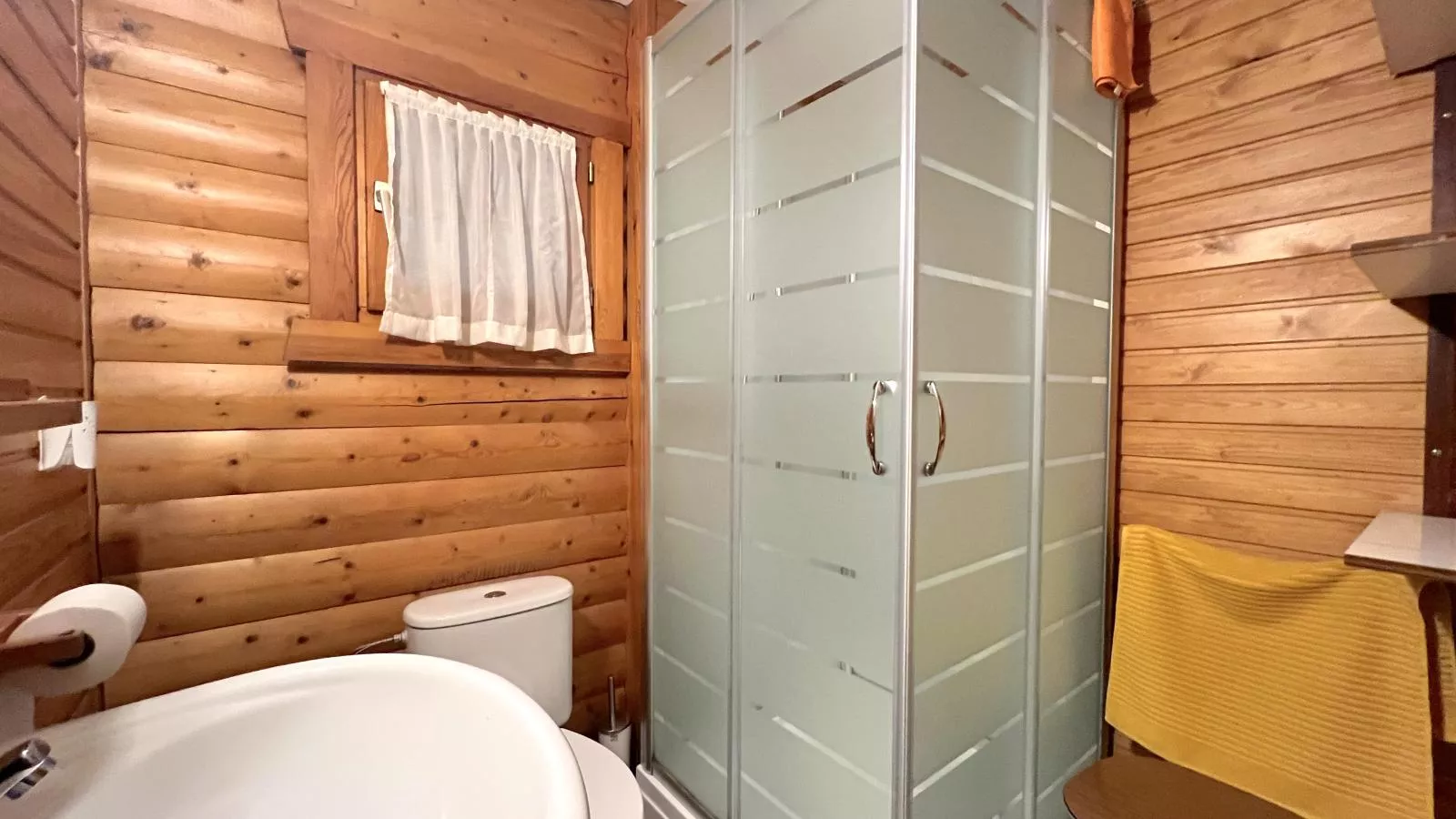 La Pomme de Pin-Bathroom