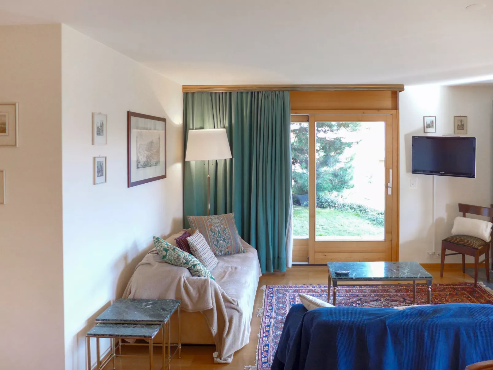 Les Pierres C 6-Inside