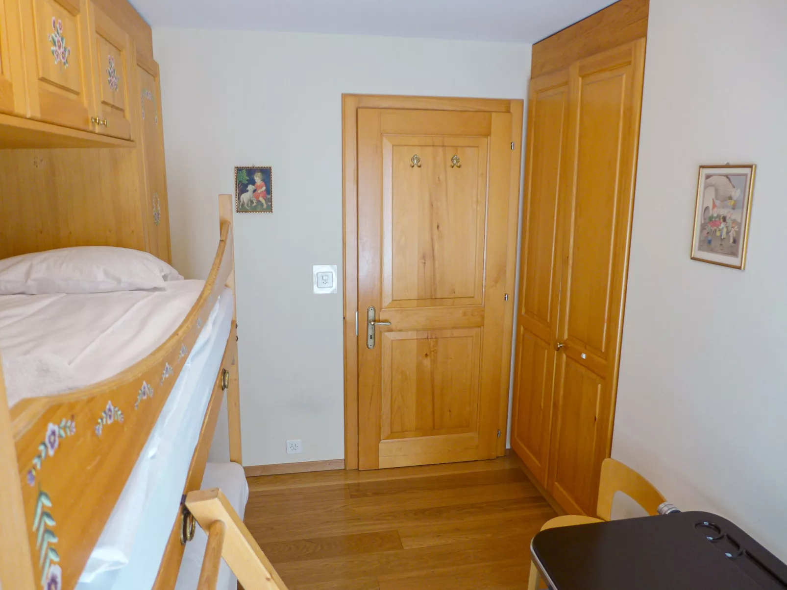 Les Pierres C 6-Inside