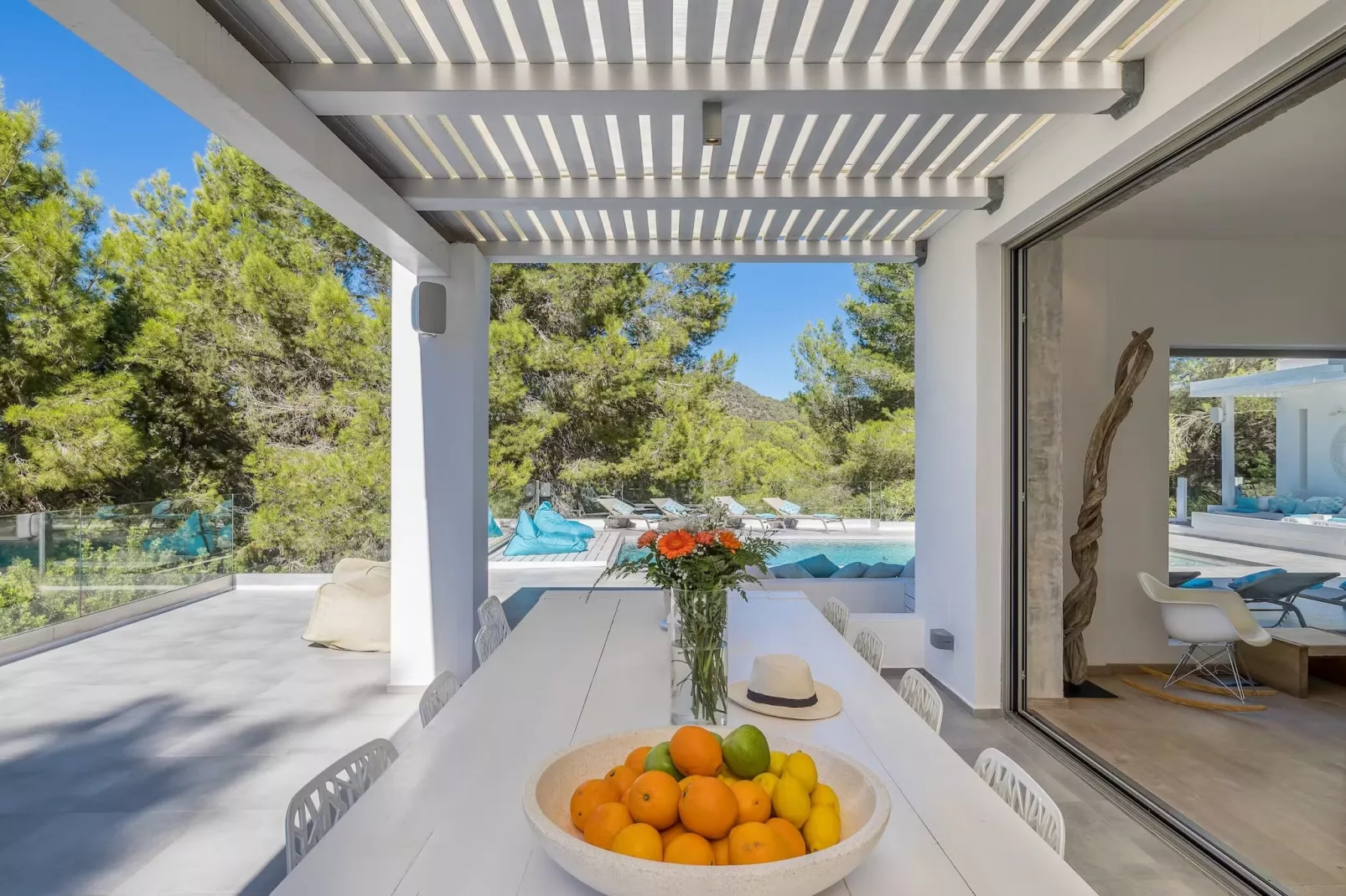 Sunset Paradise-Dining room